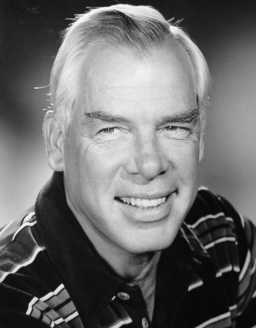Lee Marvin ব্যাখ্যা করেন: হולিউডের যুদ্ধ চিত্রগুলো সম্পূর্ণ কল্পনা