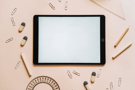 The Digital Eraser: Nostalgia in an Age of Accelerating Tech
