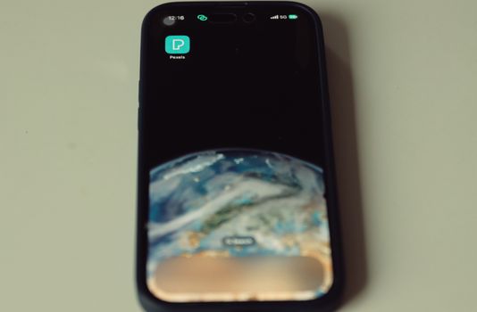 iOS 27: Peeking Through the ‘Liquid Glass’ and Apple’s New Design Vision