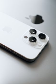 iPhone 18 Pro Leak: Is Apple Finally Ditching the Dynamic Island… Or Making it Even Better?