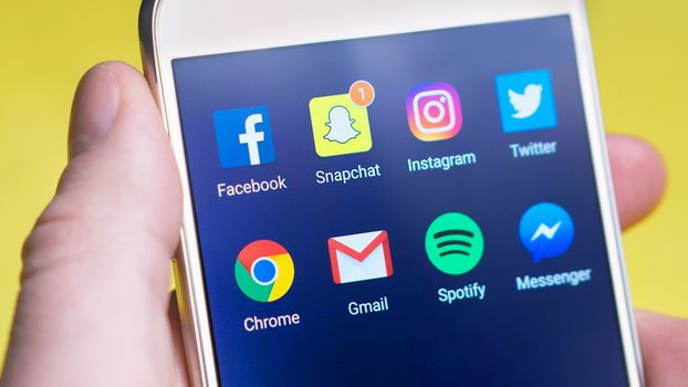 Is Instagram’s ‘Instants’ the New Snapchat? Meta Dives Back into Disappearing Photos
