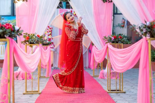 কান্সের রেড কার্পেটে জ্বালানিয়াকে উঠলো সিতারা: Closing Night 2026-এর চমকগুলো