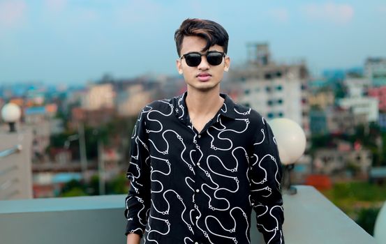 টম শোয়ার্টজ ভবিষ্যদ্বাণী: লালা কেন্ট ও শীনা শে এর সম্পর্কের শেষ?