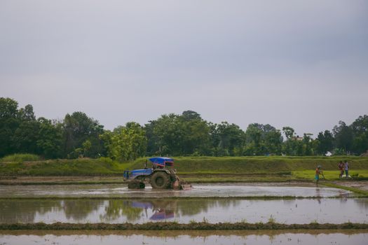 ট্র্যাক্টর সাপ্লাইতে সিলভার স্ক্রীন: গ্রামীণ বাংলায় চলে আসছে নতুন মোভি ট্রেলার অভিযান