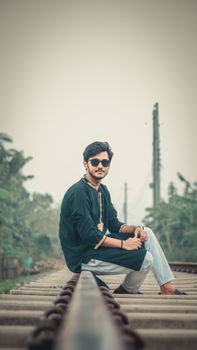 ব্রিটিশ-বাংলা স্টার দেব প্যাটেলের নতুন নেটফ্লিক্স সিরিজ ‘দ্য লাস্ট মাহারাজা’: ট্রেইলার, কাস্টিং আপডেট ও ফ্যান রিআকশন