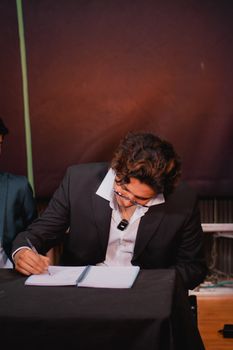 ‘The Signature’ (২০২৪): Anupam Kher-Neena Kulkarni starring emotional drama makes waves in 4K