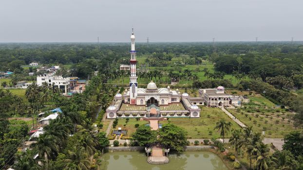 এল এসপর্টল বুজ্জি সেলেব্রিটি স্টাইল: এই সপ্তাহের শীর্ষ লুক ও কীভাবে কিনবেন