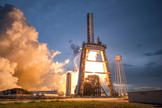 SpaceX কমানো IPO মূল্য লক্ষ্য: বাজারের নবीनতায় কী ভাবে পরিবর্তন হচ্ছে?